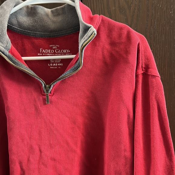 MEN’S RED QUARTER ZIP VINTAGE • BEST OFFER!! - Picture 2 of 5